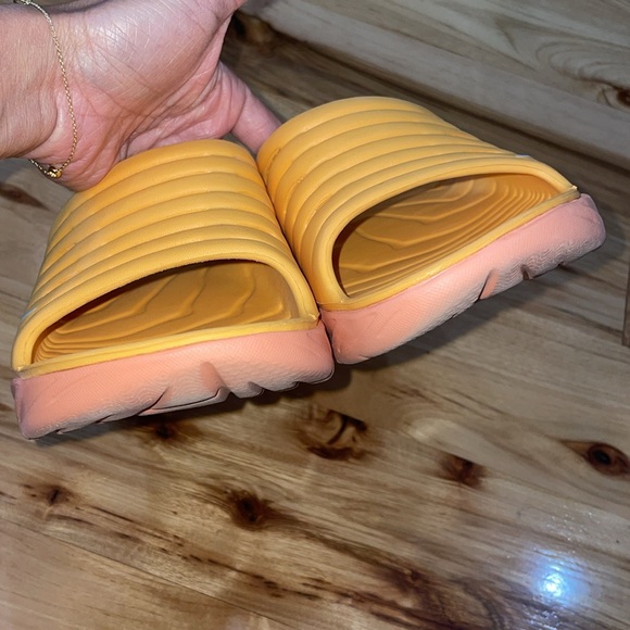 Hoka one Ora recovery slide amber yellow shell coral sz womens 10 men’s 8 - Picture 5 of 9